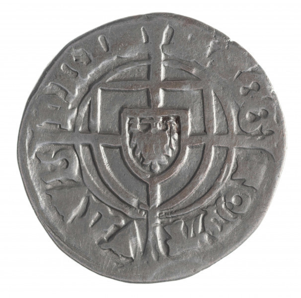 N/4491/566/ML - Aw. Tarcza zakonna wielkiego mistrza rozdzielona krzyżem, którego ramiona dzielą legendę dookolną o treści:
MAGS - T . MIC - HAEL - PRI[M]

Rw. Tarcza zakonna rozdzielona krzyżem, którego ramiona dzielą legendę dookolną o treści:
MONE - TA . DN - ORVM - PRVE

Legendy liternictwem gotyckim.

