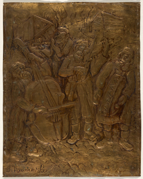 lico, Przedstawienie czteroosobowej żydowskiej kapeli występującej na wsi. Z przodu stoi trzech mężczyzn zwróconych twarzami do widza. Ubrani są w płaszcze oraz buty sięgające za kostkę. Wszyscy grają na instrumentach. Stojący po lewej – na kontrabasie, środkowy – na skrzypcach. Mężczyzna po prawej uderza w bęben. Za nimi stoi klarnecista. Jest skierowany do widza swoim lewym bokiem, ale spogląda w jego stronę. W oddali za muzykantami stoją dwa domy rozdzielone drogą, przy której rosną drzewa.