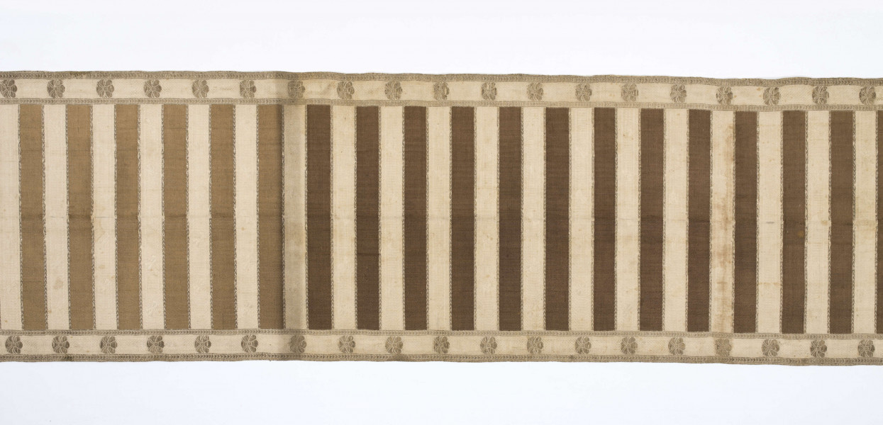 Pas kontuszowy, jedwabny, półlity, jednostronny.
Ornament:
Głowy