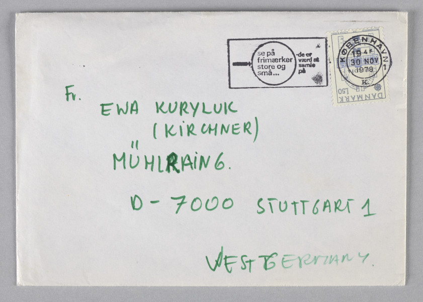 awers koperty; List od Teodora Boka do Ewy Kuryluk. Został napisany po dłuższej przerwie w korespondencji jako odpowiedź na wiadomość przyjaciółki, która zaproponowała wznowienie wymiany listów. Bok opisuje swoje wrażenia z podróży do Izraela. Wspomina, że latem po zwiedzaniu jaskiń odwiedził Muzeum Prado w Madrycie. Gratuluje przyjaciółce sukcesów wystawienniczych. Sam na skutek kontuzji, której nabawił się podczas rzeźbienia, ma słabe wyniki w pracy. Pisze, że być może pojedzie latem do Austrii. Pozdrawia Ewę i jej bliskich. Wiadomość została napisana w Kopenhadze 30 listopada 1978 roku.