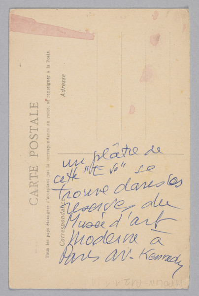 Na odwrociu odręczny napis w języku francuskim z wymienionym paryskim muzeum sztuki współczesnej.