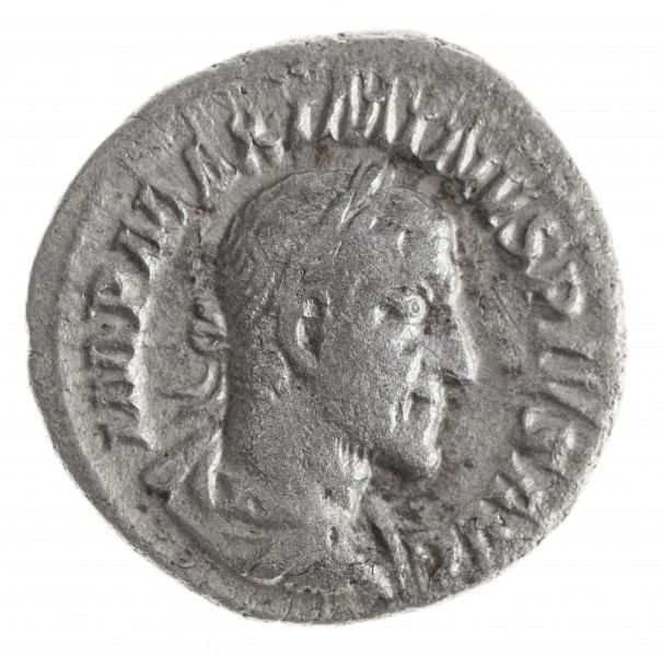 Av.: Popiersie cesarza w wieńcu laurowym w prawo. W otoku: IMP MAXIMIANVS PIVS AVG

Rv.: Stojąca w lewo Providentia, trzymająca w lewej ręce różdżkę a w prawej róg obfitości. U dołu, z lewej glob. W otoku: PROVIDENTIA AVG
