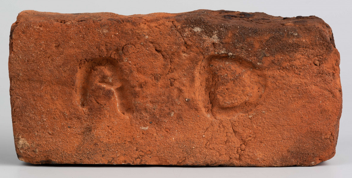 Cegła z lubelskiej cegielni sygnowana 