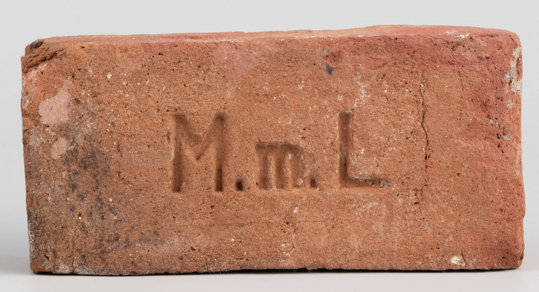 Cegła z lubelskiej cegielni sygnowana 