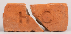 Cegła z lubelskiej cegielni Henryka [wł. Herszyca] Cygelmana sygnowana 