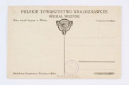 Pocztówka z widokiem na Górę Trzech Krzyży w Wilnie, wykonana w sepii. Na pierwszym planie strome zbocze z rzadka porośnięte drzewami. W głębi widoczne dwa białe krzyże.