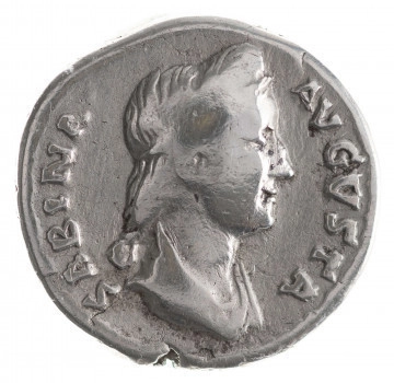 N/11370/ML Av.: Popiersie cesarzowej w prawo. W otoku, od lewej: SABINA – AVGVSTA
Rv.: Concordia siedząca w lewo, trzymająca w prawej dłoni paterę, a w lewej berło. W otoku, od lewej: CONCOR – DIA AVG
