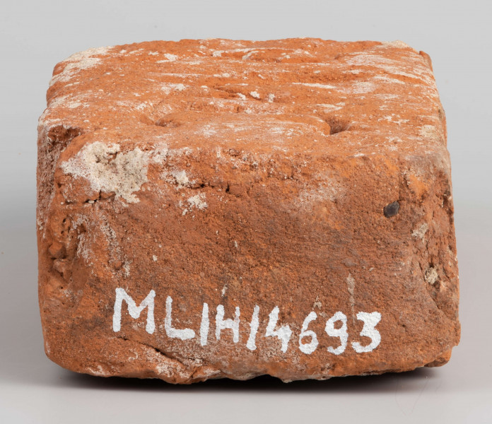 Cegła z lubelskiej cegielni sygnowana 