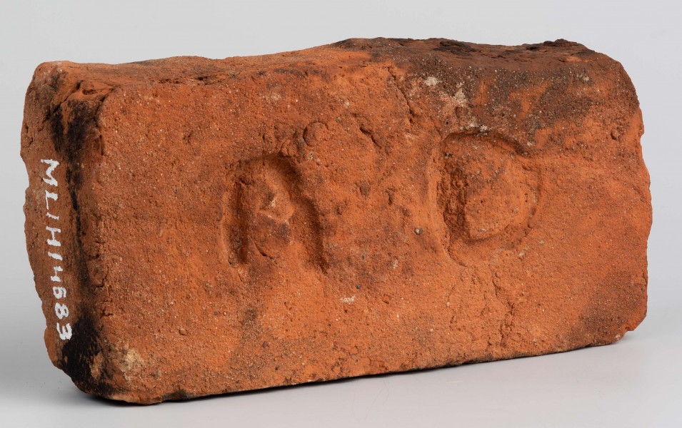 Cegła z lubelskiej cegielni sygnowana 