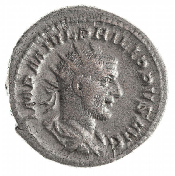 Av.: Popiersie cesarza w koronie promienistej w prawo. W otoku: IMP M IVL PHILIPPVS AVG

Rv.: Securitas siedząca w lewo, w prawej ręce trzymająca berło a lewą podpierająca głowę. W otoku: SECVRIT ORBIS
