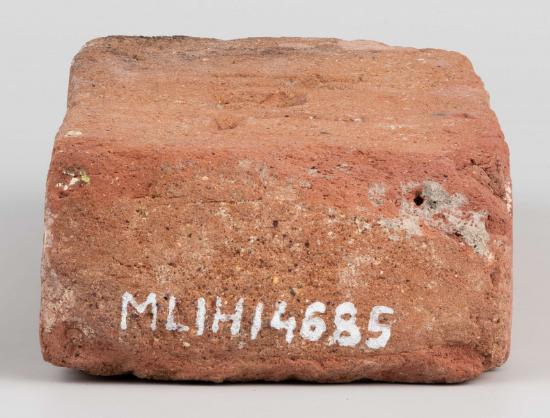 Cegła z lubelskiej cegielni sygnowana 