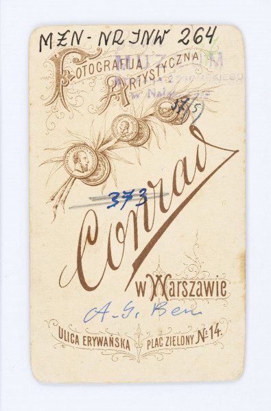 Fotografia Antoniego Gustawa Bema. Postać w marynarce dwurzędowej. Wysokie czoło, długa broda.