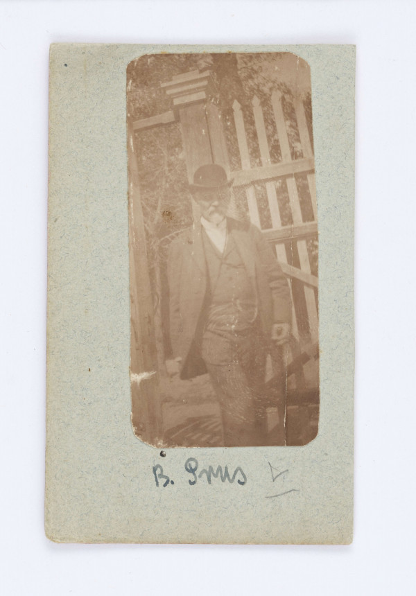 Fotografia przedstawia  Bolesława Prusa. 