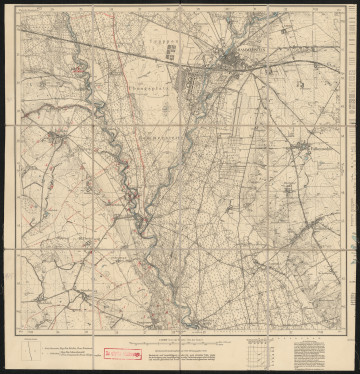 drukowana mapa 975 Hammerstein I - Ujęcie z przodu; Mapę 975 Hammerstein I opracowano w 1926, a wydano w 1928 roku. Obejmuje obszar w pobliżu miejscowości Hammerstein, Kreis Schlochau, Reg. Bez. Schneidemühl, Prov. Grenzmark Posen-Westpreußen, dziś Czarne, pow. człuchowski, woj. pomorskie, Polska. Jest jedynym egzemplarzem arkusza przedwojennej mapy topograficznej oznaczonego godłem 975, zawierającym dane o lokalizacji obiektów i ich nazw w zasobie archiwalnym Flurnamen Sammlung. Na drukowanej mapie ręcznie naniesiono warstwę z numeracją obiektów fizjograficznych odnoszących się do miejscowości: Trabehn, dziś Drawień; Gr., Kl. Hertzberg, dziś Lubnica, Lubniczka; Vangerow, dziś Węgorzewo.