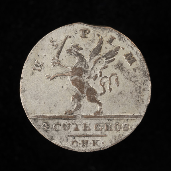 Cztery grosze (1/6 talara) - rewers; Na rewersie wspięty ukoronowany gryf z uniesionym mieczem w prawej łapie. Powyżej skrót napisu K·S·P·L·M (Królewsko-szwedzko-pomorska moneta krajowa). Na dole w odcinku napis 4 GUTE GROS | O·H·K (4 dobre grosze i inicjały mincmistrza).