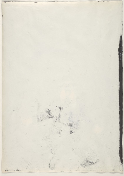 Rysunek utrzymany w tonacji czarno-biało-szarej, w centralnej jego części przedstawiona została postać mężczyzny ubranego w bardzo ciemne spodnie i buty, trochę jaśniejszą górę z białym kołnierzykiem. Mężczyzna ma kręcone pejsy, brodę, na głowie nosi jarmułkę, stoi na ugiętych nogach, ręce ma rozłożone, a głowę wzniesioną ku górze – patrzy w niebo. Sylwetka została narysowana w sposób mocno uproszczony, z charakterystycznymi dla artystki zniekształceniami. Postać stoi na niewielkim, prostokątnym placu narysowanym w perspektywie, wyodrębnionym jasnoszarymi, krótkimi, gęstymi kreskami. Dookoła placu widoczna jest gęsta zabudowa, z wyodrębnionymi oknami, zarysowana kontrastowo w bardzo ciemnej tonacji, w sposób niezwykle schematyczny.