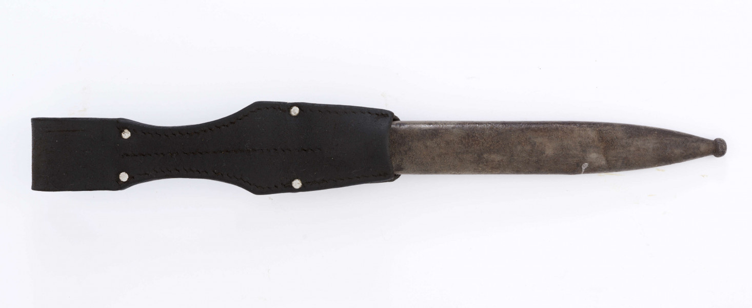 na głowni wybity nr 1480