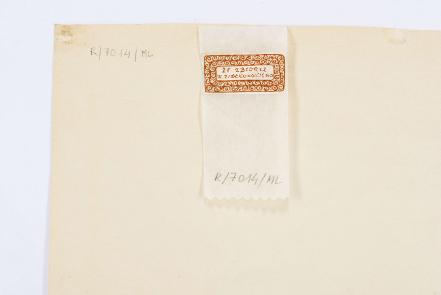 Scena figuralna nawiązująca do sztuki ludowej Podhala przedstawiająca grupę przedstawionych w rzędzie górali. Pierwszy z prawej z szablą w prawej dłoni, lewa uniesiona ponad głową, nogi w wykroku. Ubrany w ciemną sukmanę, za nim pięciu mężczyzn w góralskich strojach, w ich dłoniach strzelby. Mężczyźni w zróżnicowanych, niespokojnych pozach. Kompozycja zdominowana silnymi kontrastami bieli i czerni.
sygn. oł. pod ryc.p.: Wł. Skoczylas