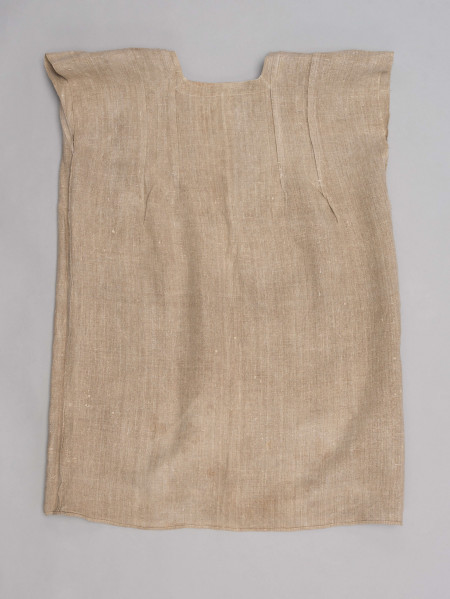 E/477/MRK/ML - Koszula damska. Uszyta z lnianego szarego płótna, krój prosty, dekolt w 