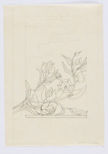 ilustracja - Konturowy rysunek przedstawiający łodygi z liśćmi i pąki kwiatów nad podłużnym poziomym prostokątem, wykonany czarnym piórkiem w dolnej części i z liniami ołówkiem głównie w górnej. Kompozycja w narysowanej ołówkiem pionowej prostokątnej ramce. Wewnątrz niej mniejsza podobna ramka, w odróżnieniu od większej niemieszcząca jednak w sobie wszystkich wewnętrznych elementów kompozycji - po lewej u dołu wychodzą poza ramkę łodygi, po prawej u dołu czubek liścia. Na kremowej karcie półtransparentnego papieru.