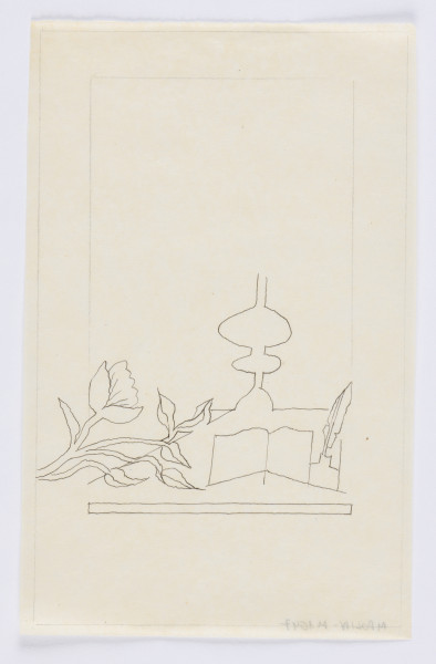 ilustracja - Konturowy rysunek czarnym piórkiem, przedstawiający lampę w górnej prawej części, pąk kwiatu i liście na łodygach - po lewej, otwarty zeszyt (?) i kałamarz z piórem; nad podłużnym poziomym prostokątem.Kompozycja wzięta w podwójne prostokątne obramowanie wykonane ołówkiem: zewnętrzny prostokąt tuż przy krawędzi ramy, wewnętrzny oddalony od zewnętrznego około 2 cm przy krawędziach górnej i bocznych (dolna krawędź tego prostokąta nienarysowana, zamiast niej ww. podłużny prostokąt, usytuowany w większym oddaleniu od dolnej krawędzi karty). Łodyga kwiatu wychodzi poza wewnętrzne obramowanie i dochodzi do zewnętrznego, którego linii nie przekracza. Na kremowej karcie półtransparentnego papieru.