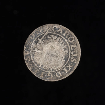 1/48 talara (szeląg) - awers; Na awersie ukoronowany gryf w lewo, trzymający w łapie miecz uniesiony do góry. Sylwetka gryfa w dużej mierze spłaszczona przez kontrasygnaturę postawioną na rewersie. W liniowym otoku napis: CAROLUS·XI·D·G·REX·SUEC·D·S·P (Karol XI z łaski Bożej król Szwecji, książę szczecińsko-pomorski)