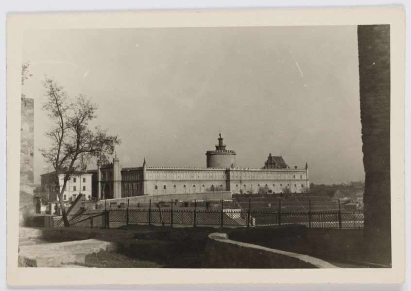 Fotografia ukazujące Lublin w okresie okupacji niemieckiej	Fojtášek, Bedřich (1909–1990) (autor)
