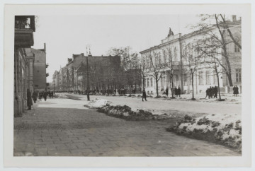 Fotografia - fotokopia Krakowskiego Przedmieścia (w kierunku al. Racławickich) z czasów okupacji wykonana ze zdjęcia oryginalnego, opatrzona pieczątką `Lublin, dnia 23 LIP 1944`.