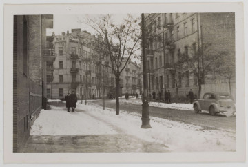 Fotografia - fotokopia ulic Lublina zimą z czasów okupacji wykonana ze zdjęcia oryginalnego, opatrzona pieczątką `Lublin, dnia 23 LIP 1944`