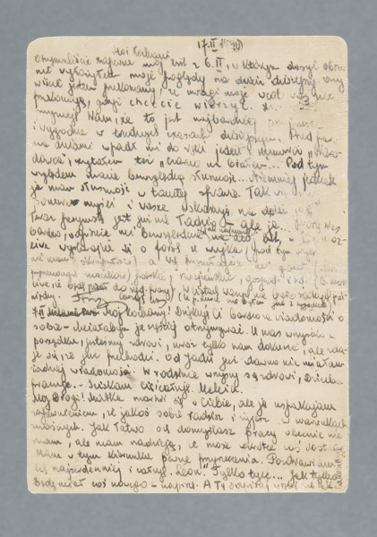 List na karcie pocztowej, pisany i na części karty pustej, i na części przy danych pocztowych. Na rewersie dwa znaczki pocztowe, niebieski znaczek par avion, pieczątki pocztowe; nadruki - m.in. „LIETUVA + LITHUANIE”, godło Pogoni po lewej.
Z treści: Moi Kochani | otrzymaliście zapewne mój list z 6. II, w którym dosyć obszernie wyłożyłem moje poglądy na dzień dzisiejszy. Oczywiście jestem przekonany, że uwagi moje wcale Was nie przekonują, gdyż chcecie wierzyć. […] [nieczytelne] Wam, że to jest najbardziej przyjemne i wygodne w trudnych czasach dzisiejszych. […]