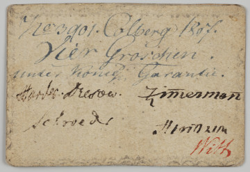 MNS/B/2150 4 grosze - Ujęcie z przodu; Na awersie w wytartej, słabo czytelnej bordiurowej obwódce napis: No: 3901. Colberg 1807./ Viér Groschen./ under Konigl. Garantie. (niebieski atrament). Poniżej podpisy