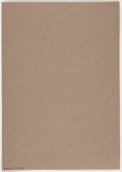 fotografia - Barwna odbitka fotograficzna przedstawiająca pięć wysokich, cylindrycznych kształtów ustawionych w nieregularnym skupisku. Są to walce zakończone połyskliwymi, ciemnymi nasadkami, z przeźroczystego materiału o częściowo transparentnym wypełnieniu w nasyconych barwach (czerwono-pomarańczowych). W środku widoczne są pęcherze powietrza.  Elementy kontrastują z bardzo ciemnym tłem. Odbitka fotograficzna została wykonana z wąską, białą ramką.