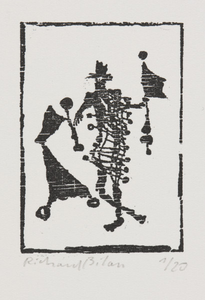 odbitka graficzna - Grafika przedstawiająca czarną sylwetkę człowieka trzymającego w rękach podłużne flagi (?) zakończone czarnymi okręgami. Na głowie postaci kapelusz. Przedstawienie wpisane w prostokątną ramkę stojącą na krótszym boku.