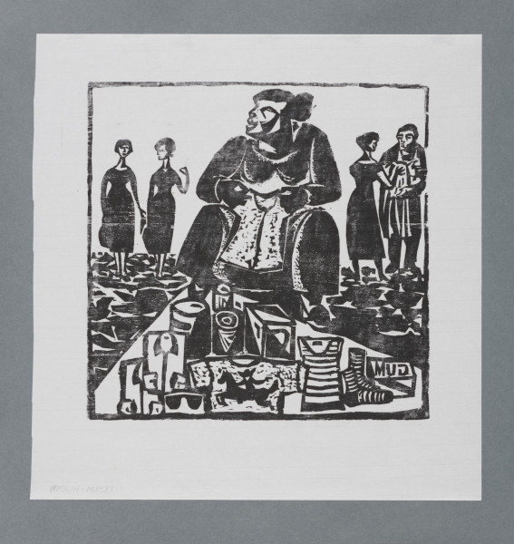 scena miejska - Scena na placu. Na pierwszym planie pośrodku sylwetka kobiety siedzącej na stołku (?), przed nią leżą rozłożone na ziemi towary. Ujęta frontalnie, w całej postaci. Twarz zwróciła w lewa stronę, włosy uczesane w kok. Kobieta potężnie zbudowana, w długiej, czarnej sukni przewiązanej białym fartuchem. W rękach trzyma bluzkę.Na rozłożonym na ziemi papierze (?) leżą: puszki, pudełka, skarpetki, ubrania (bluzki i męskie koszule). Na jednym z pudełek, w lewym dolnym rogu, widać fragment napisu: GUM.
W tle, z prawej strony kobiety sylwetki dwóch kobiet, ujętych frontalnie, w całej postaci, zajętych rozmową. Z lewej scena handlu ubraniami: sprzedawcą jest mężczyzny, ujęty frontalnie, w całej postaci, obok niego sylwetka kobiety-klientki, ujętej w całej postaci z tyłu. Ubrana w czarną suknię z półokrągłym dekoltem i krótkimi rękawami. Maca trzymany przez mężczyznę w ręku materiał ubrania. Plac wybrukowany.
Scena ujęta w linearną, wąską ramkę.