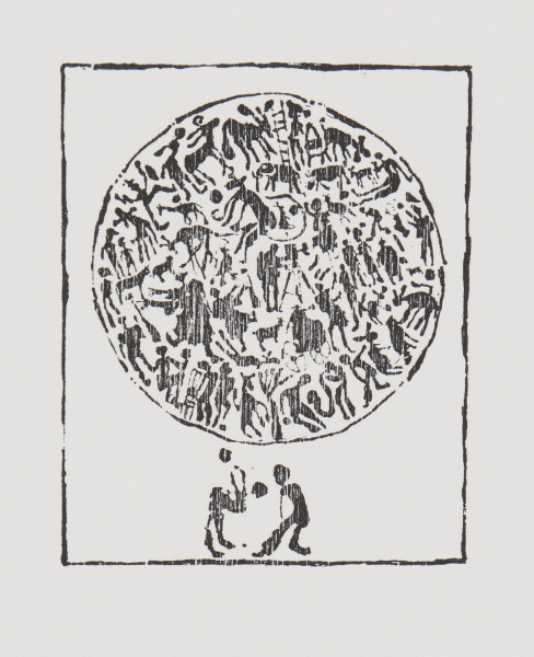 odbitka graficzna - Grafika z dwoma czarnymi postaciami w dynamicznych pozach oraz znajdującym się nad nimi okręgiem całkowicie wypełnionym czarnymi kształtami ludzi i zwierząt. Lewa postać znajdująca się po za okręgiem zgięta w pasie z uniesionymi do góry rękoma, stara się sięgnąć ku okrągłemu przedmiotowi powyżej. Postać po prawej stronie zgarbiona, z prawą nogą zgiętą w kolanie. Przedstawienie wpisane w prostokątną ramkę stojącą na krótszym boku.