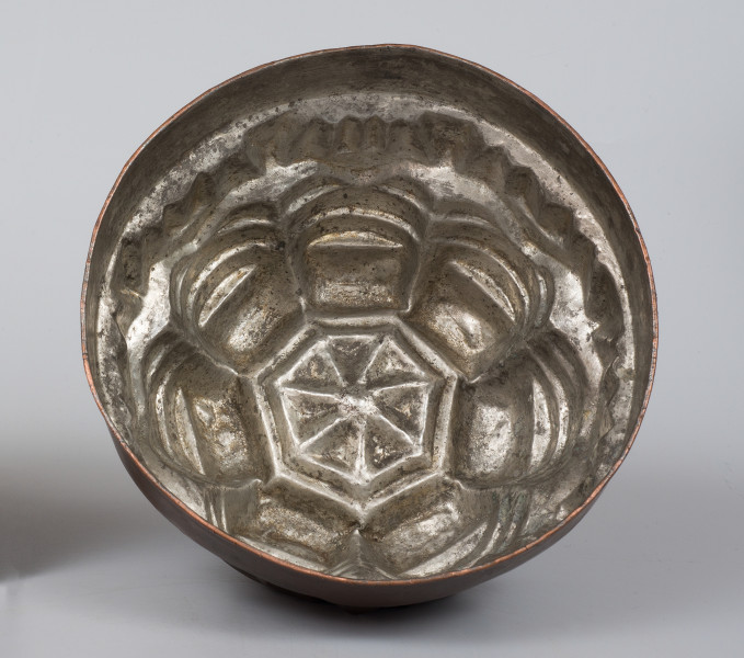 ujęcie 3/4 z dołu (na wnętrze)