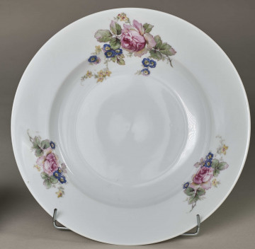 Talerz głęboki, widok od przodu, zdjęcie do kart