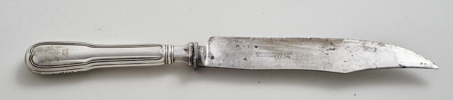 Nóż duży - środek stołu