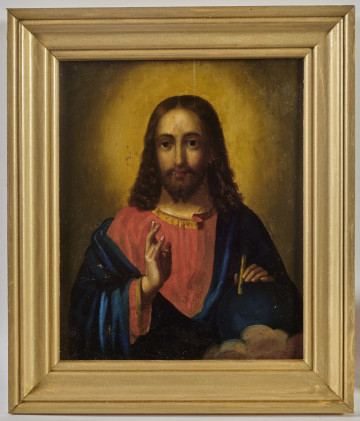 ikona z wizerunkiem Chrystusa Pantokratora ukazanego frontalnie w półpostaci, błogosławiącego prawicą, trzymającego zwinięty zwój we wspartej o kulę lewicy.